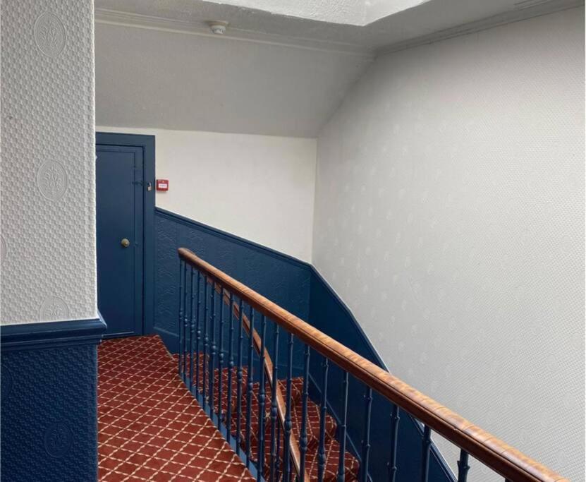 The Kingsview Townhouse - Boutique Hostel EDI Exteriér fotografie